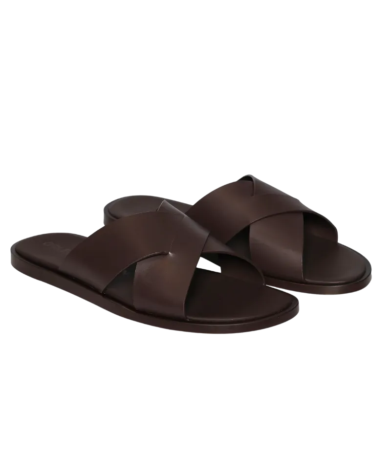 Muro Flat in Brown
