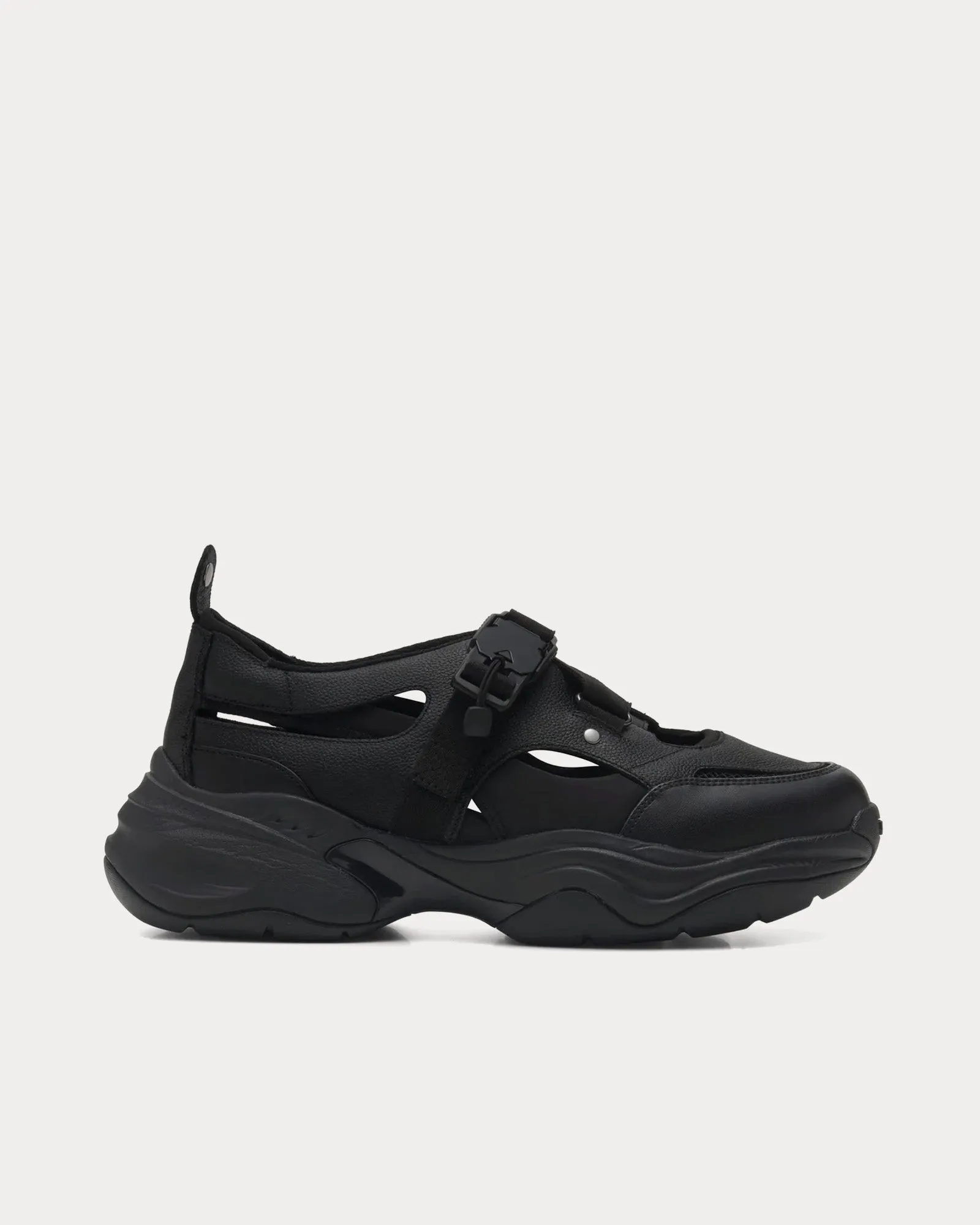 The Curve Aero Black Slip On Sneakers
