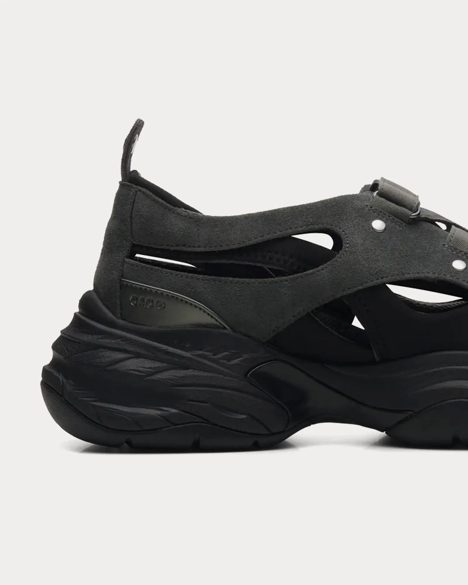 The Curve Aero Grey Slip On Sneakers